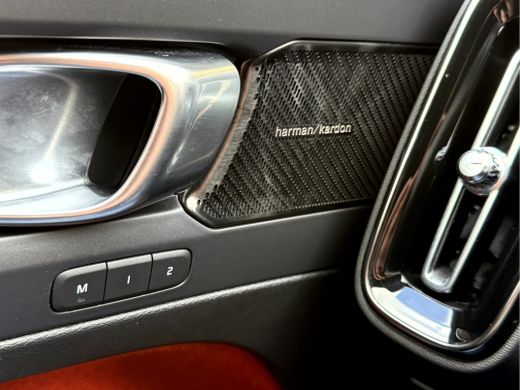 Volvo  XC40 Recharge P8 AWD R-Design SOH 92.3%, Panoramadak, Camera, 19'Lmv ActivLease financial lease