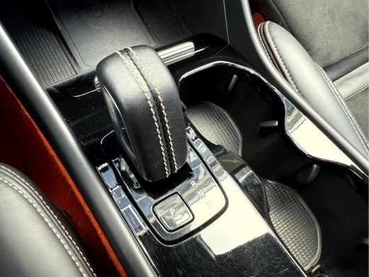 Volvo  XC40 Recharge P8 AWD R-Design SOH 92.3%, Panoramadak, Camera, 19'Lmv ActivLease financial lease