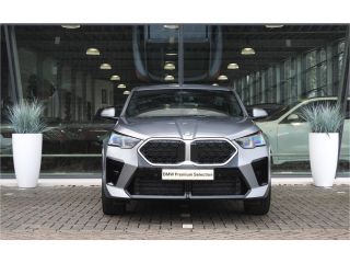 BMW X2 sDrive20i M Sport Automaat / Trekhaak / Sportstoelen / Achteruitrijcamera / M Adaptief onderstel ...