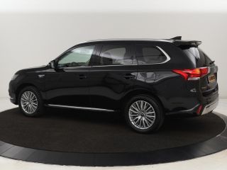 Mitsubishi Outlander 2.4 PHEV Pure+ | Trekhaak | Carplay | Leder/Alcantara | Camera | Keyless | Full LED | Climate con...