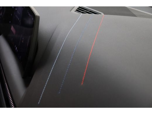 BMW 1 Serie 120 M Sport Automaat / Sportstoelen / Achteruitrijcamera / M Adaptief onderstel / Comfort Access ... ActivLease financial lease