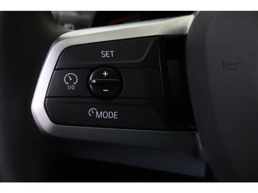 BMW 1 Serie 120 M Sport Automaat / Sportstoelen / Achteruitrijcamera / M Adaptief onderstel / Comfort Access ... ActivLease financial lease