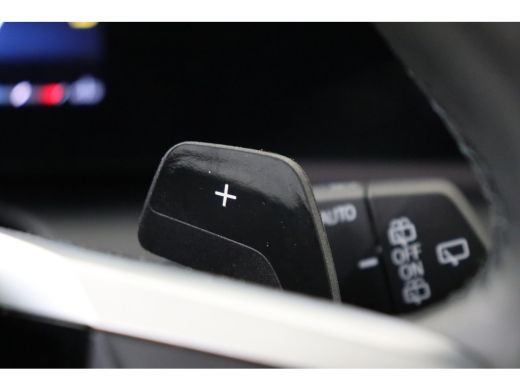 BMW 1 Serie 120 M Sport Automaat / Sportstoelen / Achteruitrijcamera / M Adaptief onderstel / Comfort Access ... ActivLease financial lease