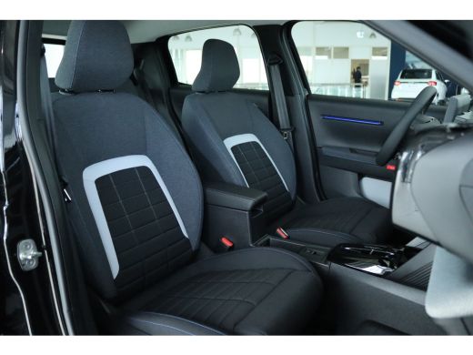 Citroën &euml;-C3 Plus 113pk Comfort Range 44 kWh | 8 Jaar Garantie | Cruise Control | Parkeersensoren | Carplay | ... ActivLease financial lease