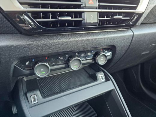 Citroën &euml;-C4 Citroen &Euml;-C4 Business 156pk Extended range 54 kWh Stoelverwarming | Voorruit Verwarming | Adaptiv... ActivLease financial lease