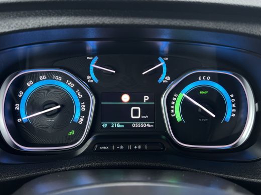 Citroën &euml;-Jumpy 75 kWh / 1e EIG. / L2H1 / 100% ELEKTRISCH / TREKHAAK / INRICHTING / AIRCO / CRUISE / NAVI / APPLE... ActivLease financial lease