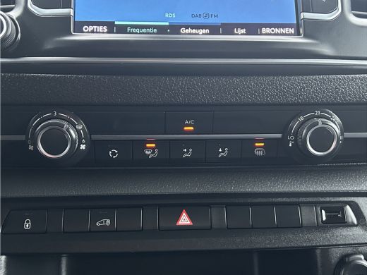 Citroën &euml;-Jumpy 75 kWh / 1e EIG. / L2H1 / 100% ELEKTRISCH / TREKHAAK / INRICHTING / AIRCO / CRUISE / NAVI / APPLE... ActivLease financial lease