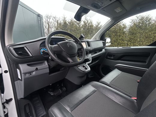 Citroën &euml;-Jumpy 75 kWh / 1e EIG. / L2H1 / 100% ELEKTRISCH / TREKHAAK / INRICHTING / AIRCO / CRUISE / NAVI / APPLE... ActivLease financial lease