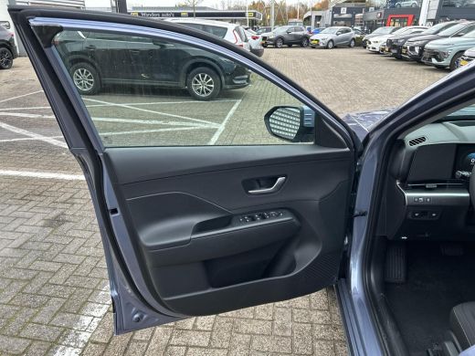 Hyundai Kona Comfort Smart 65.4 kWh | &euro;7.500,- Korting! | Climate / Cruise Control | Navigatiesysteem | Achter... ActivLease financial lease