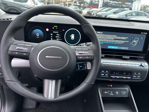 Hyundai Kona Comfort Smart 65.4 kWh | &euro;7.500,- Korting! | Climate / Cruise Control | Navigatiesysteem | Achter... ActivLease financial lease