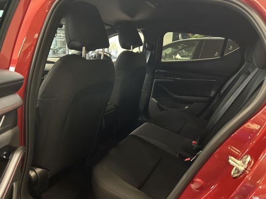 Mazda 3 2.5 e-SkyActiv-G M Hybrid 140 Homura &euro; 3.000,- voorraad voordeel! | Rijklaar | Uit voorraad lever... ActivLease financial lease