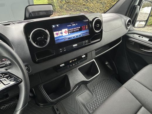 Mercedes-Benz Sprinter 317 CDI AUTOMAAT FACE-LIFT 3.5T RWD / L2H2 / *** 9.061 KM !!*** / LED / STOELVERW / DODEHOEK / MB... ActivLease financial lease