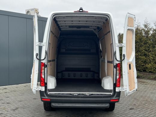 Mercedes-Benz Sprinter 317 CDI AUTOMAAT FACE-LIFT 3.5T RWD / L2H2 / *** 9.061 KM !!*** / LED / STOELVERW / DODEHOEK / MB... ActivLease financial lease