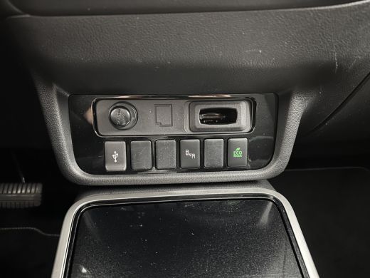 Mitsubishi Outlander 2.4 PHEV Intense (INCL.BTW) *PANO | LEATHER-MICROFIBRE | LED-LIGHTS | KEYLESS | CAMERA | HEATED-C... ActivLease financial lease