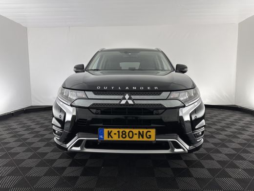 Mitsubishi Outlander 2.4 PHEV Intense (INCL.BTW) *PANO | LEATHER-MICROFIBRE | LED-LIGHTS | KEYLESS | CAMERA | HEATED-C... ActivLease financial lease