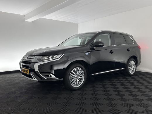 Mitsubishi Outlander 2.4 PHEV Intense (INCL.BTW) *PANO | LEATHER-MICROFIBRE | LED-LIGHTS | KEYLESS | CAMERA | HEATED-C... ActivLease financial lease