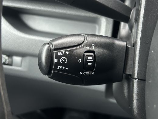 Opel Vivaro-e 75 kWh / L2H1 / 1e EIG. / 100% ELEKTRISCH / 51.074 KM / AIRCO / CRUISE / NAVI / CARPLAY / CAMERA ... ActivLease financial lease