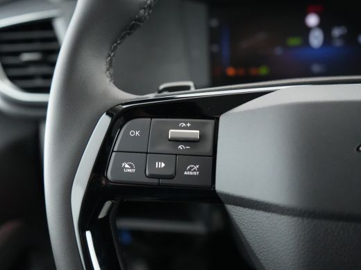 Opel Vivaro-e L3 75 kWh STX | Achterspoiler | City pakket | Comfort Pakket ActivLease financial lease