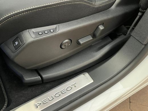 Peugeot 5008 1.2 Hybrid GT Navigatie | Panoramadak | Climate | Stoelverwarming | Apple Carplay/Android Auto | ... ActivLease financial lease