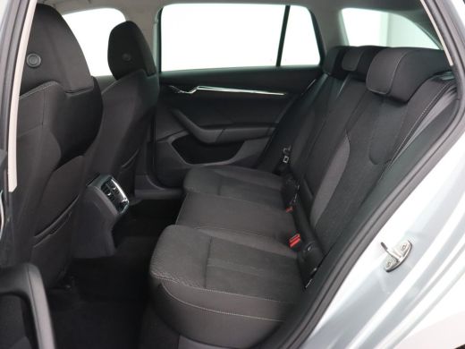 Skoda Octavia 1.0 e-TSI Business Edition Plus | Trekhaak | Stoelverwarming | Adaptive cruise | Sfeerverlichting... ActivLease financial lease