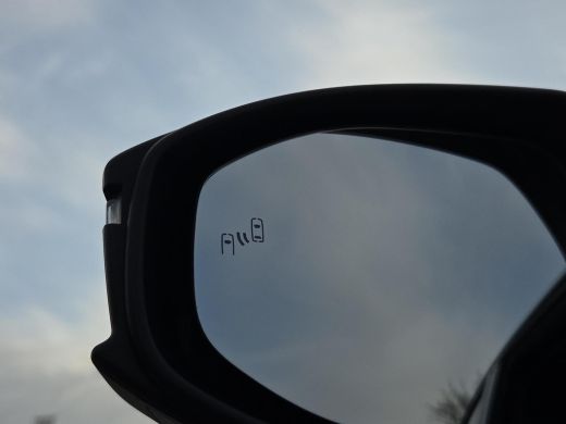 Toyota C-HR 2.0 Plug-in Hybrid 220 First Edition | Apple CarPlay | Rijklaar incl. garantie | ActivLease financial lease