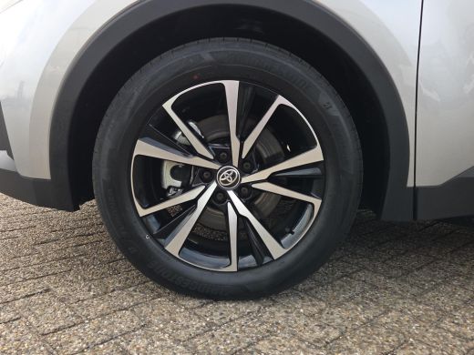 Toyota C-HR 2.0 Plug-in Hybrid 220 First Edition | Apple CarPlay | Rijklaar incl. garantie | ActivLease financial lease