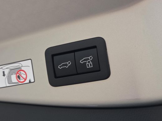 Toyota C-HR 2.0 Plug-in Hybrid 220 First Edition | Apple CarPlay | Rijklaar incl. garantie | ActivLease financial lease