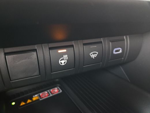 Toyota C-HR 2.0 Plug-in Hybrid 220 First Edition | Apple CarPlay | Rijklaar incl. garantie | ActivLease financial lease