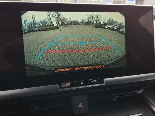 Toyota C-HR 2.0 Plug-in Hybrid 220 First Edition | Apple CarPlay | Rijklaar incl. garantie | ActivLease financial lease