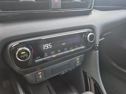 Toyota Yaris 1.5 Hybrid 115 Dynamic | Navigatie | Apple CarPlay/Android auto | Achteruitrijcamera | Comfort Pack ActivLease financial lease