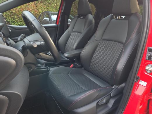 Toyota Yaris 1.5 Hybrid Executive | Panorama | Head Up | Apple CarPlay | Rijklaar incl. garantie | ActivLease financial lease