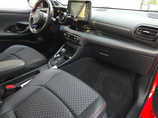 Toyota Yaris 1.5 Hybrid Executive | Panorama | Head Up | Apple CarPlay | Rijklaar incl. garantie | ActivLease financial lease