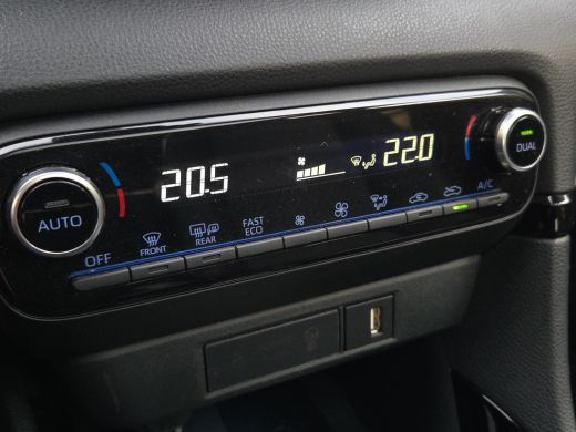 Toyota Yaris 1.5 Hybrid Executive | Panorama | Head Up | Apple CarPlay | Rijklaar incl. garantie | ActivLease financial lease