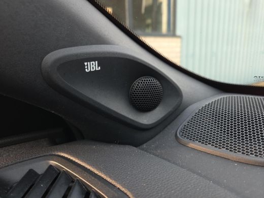 Toyota Yaris 1.5 Hybrid Executive | Panorama | Head Up | Apple CarPlay | Rijklaar incl. garantie | ActivLease financial lease