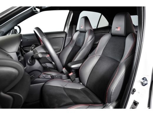 Toyota Yaris Cross 1.5 Hybrid 130 GR Sport | Dig.Cockpit | Adapt.Cruise | Head-up | Stoel+Stuurverw. | 360 Camera | ... ActivLease financial lease