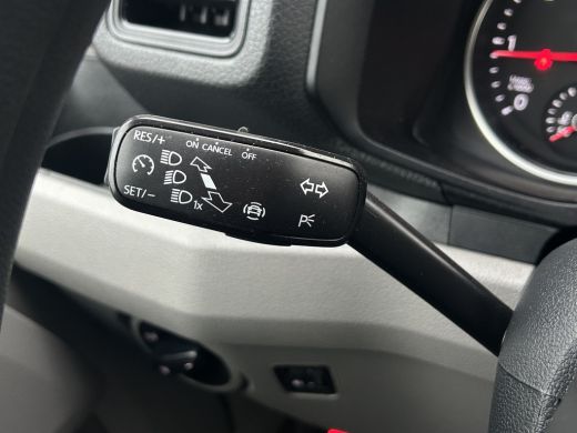 Volkswagen Crafter 35 2.0 TDI 140 PK HIGHLINE / L3H3 / 1e EIG. / TREKHAAK / AIRCO / CRUISE / BLUETOOTH / 6-BAK ActivLease financial lease