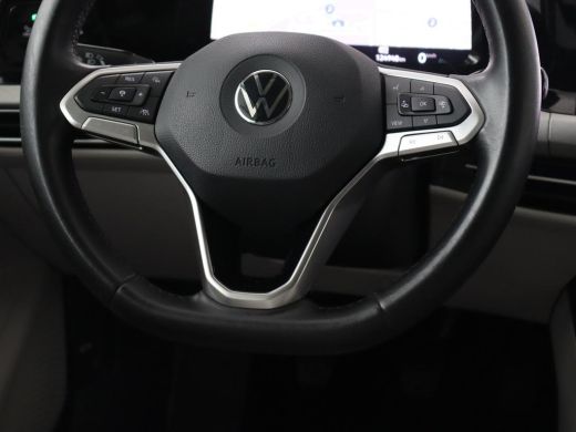 Volkswagen Golf 1.5 TSI Life Business | Matrix LED | Camera | Massage | Carplay | Keyless | Memory | Navigatie | ... ActivLease financial lease