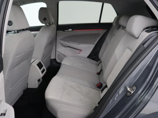 Volkswagen Golf 1.5 TSI Life Business | Matrix LED | Camera | Massage | Carplay | Keyless | Memory | Navigatie | ... ActivLease financial lease