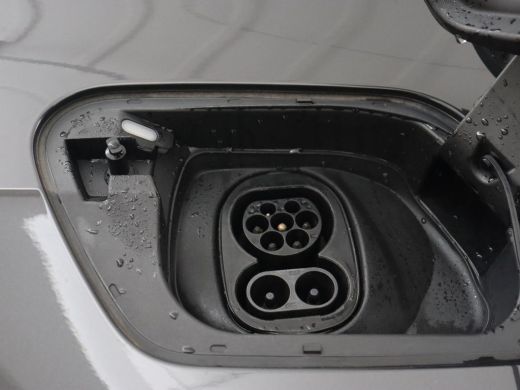 Volkswagen ID.3 First Plus 58 kWh | Stoelverwarming | Matrix LED | Adaptive cruise | Camera | Carplay | Keyless |... ActivLease financial lease