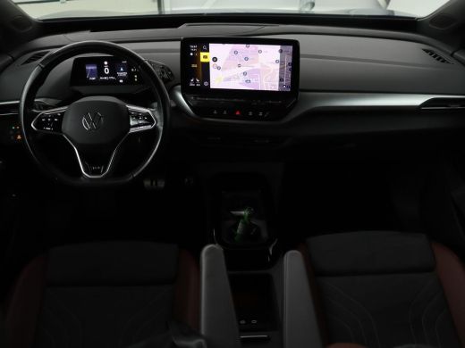 Volkswagen ID.4 First Max 77 kWh | Panoramadak | Stoelverwarming | Head-Up | Trekhaak | 360 Camera | Sfeerverlich... ActivLease financial lease