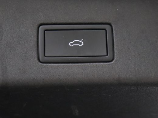 Volkswagen ID.4 First Max 77 kWh | Panoramadak | Stoelverwarming | Head-Up | Trekhaak | 360 Camera | Sfeerverlich... ActivLease financial lease