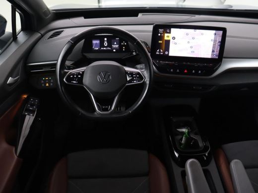 Volkswagen ID.4 First Max 77 kWh | Panoramadak | Stoelverwarming | Head-Up | Trekhaak | 360 Camera | Sfeerverlich... ActivLease financial lease