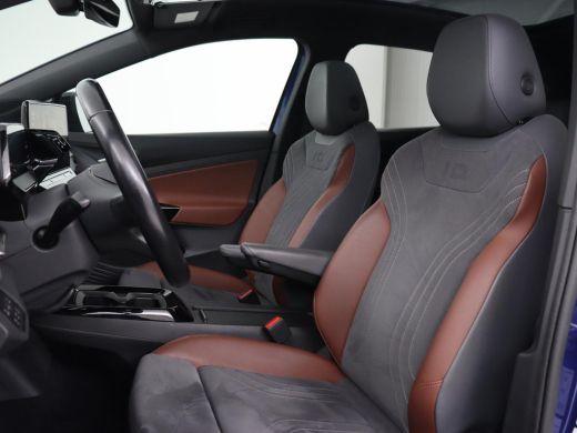 Volkswagen ID.4 First Max 77 kWh | Panoramadak | Stoelverwarming | Head-Up | Trekhaak | 360 Camera | Sfeerverlich... ActivLease financial lease