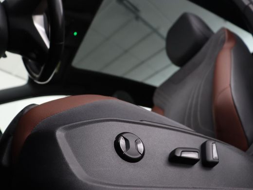 Volkswagen ID.4 First Max 77 kWh | Panoramadak | Stoelverwarming | Head-Up | Trekhaak | 360 Camera | Sfeerverlich... ActivLease financial lease