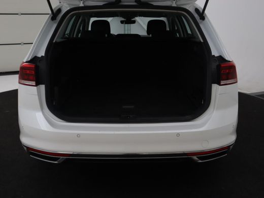 Volkswagen Passat 1.4 TSI PHEV GTE | Stoelverwarming | Virtual Cockpit | Adaptive cruise | Massage | Matrix LED | C... ActivLease financial lease