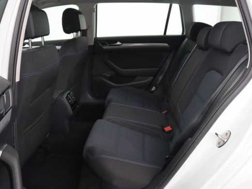 Volkswagen Passat 1.4 TSI PHEV GTE | Stoelverwarming | Virtual Cockpit | Adaptive cruise | Massage | Matrix LED | C... ActivLease financial lease