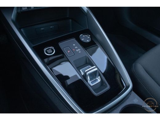 Audi A3 Sportback 40 TFSI e PANO CAMERA PARKEERHULP ActivLease financial lease