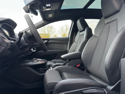 Audi Q4 e-tron 45 quattro 82kWh 286pk S Edition Competition | Panoramadak | Dodehoeksensoren | Adaptive cruise c... ActivLease financial lease