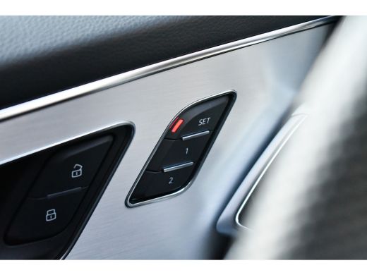 Audi Q8 55 TFSI e quattro S-Line Pano ACC B&O 22inch Black-optic ActivLease financial lease