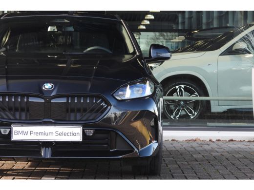 BMW 1 Serie 120 M Sport Automaat / Panoramadak / Sportstoelen / Achteruitrijcamera / M Adaptief onderstel / C... ActivLease financial lease